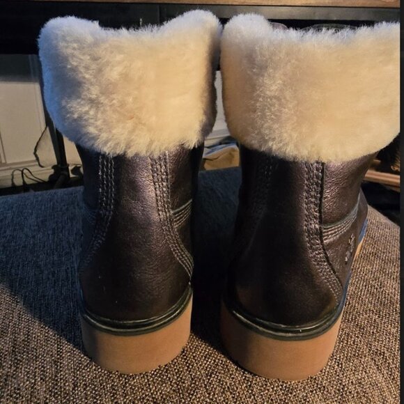 GORGEOUS TIMBERLAND DRESS BOOTS WITH FUR TRIM - Picture 5 of 9